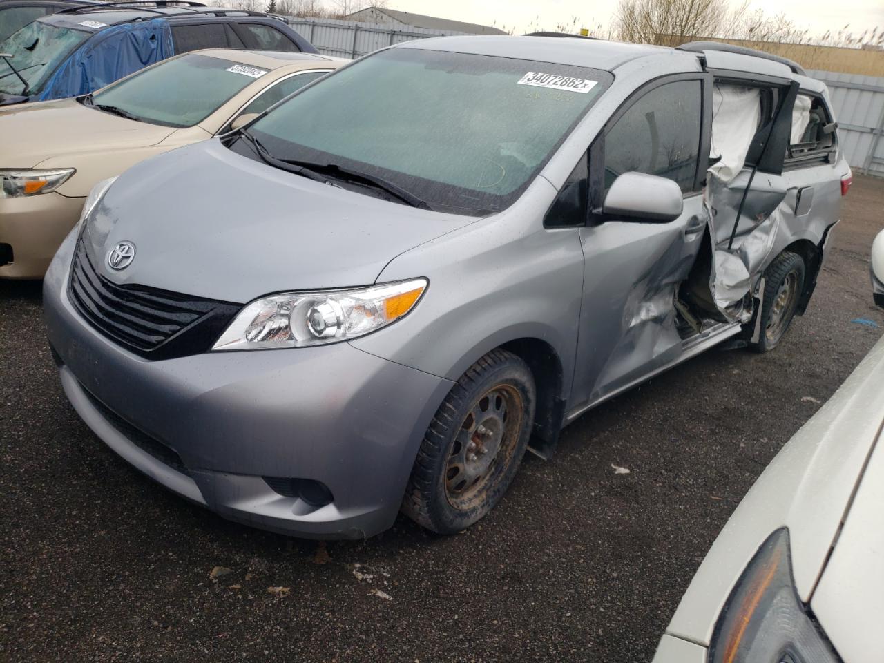 Photo 2 from auction – 2017 TOYOTA SIENNA with VIN 5TDZZ3DC6HS853580