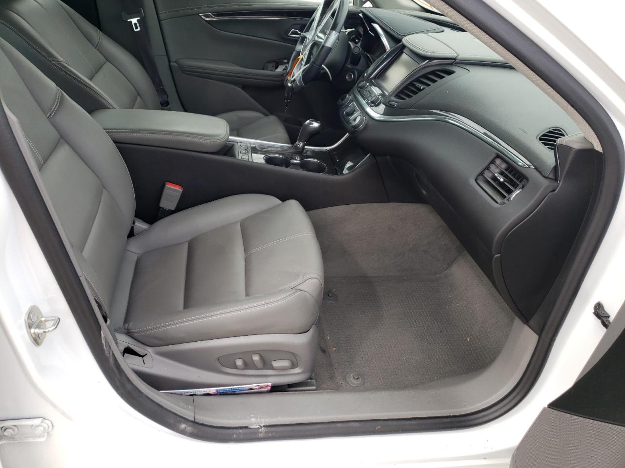 Photo 5 from auction – 2017 CHEVROLET IMPALA LT with VIN 2G1105S32H9174042