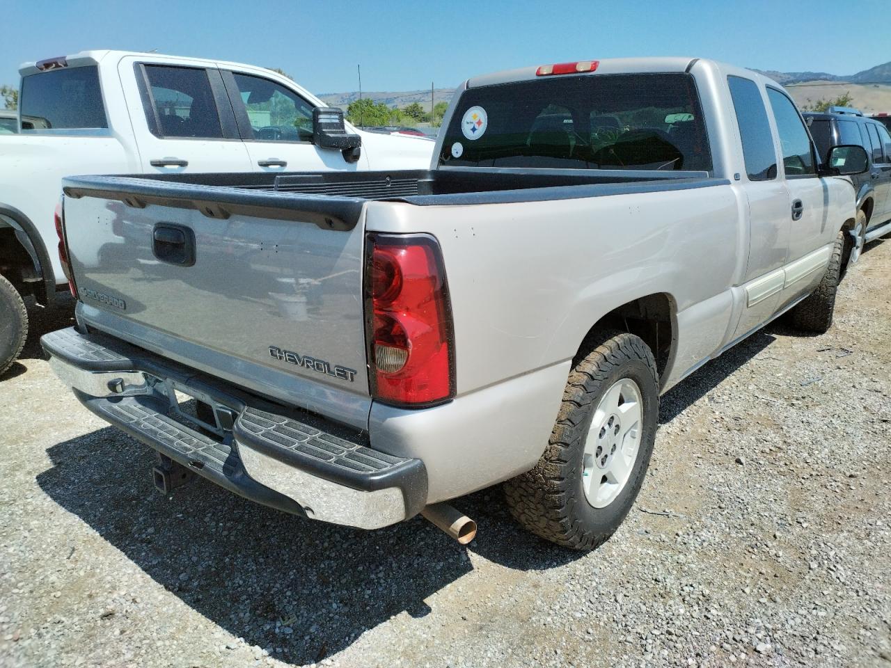 Photo 4 from auction – 2005 CHEVROLET SILVERADO with VIN 1GCEC19V05Z324070