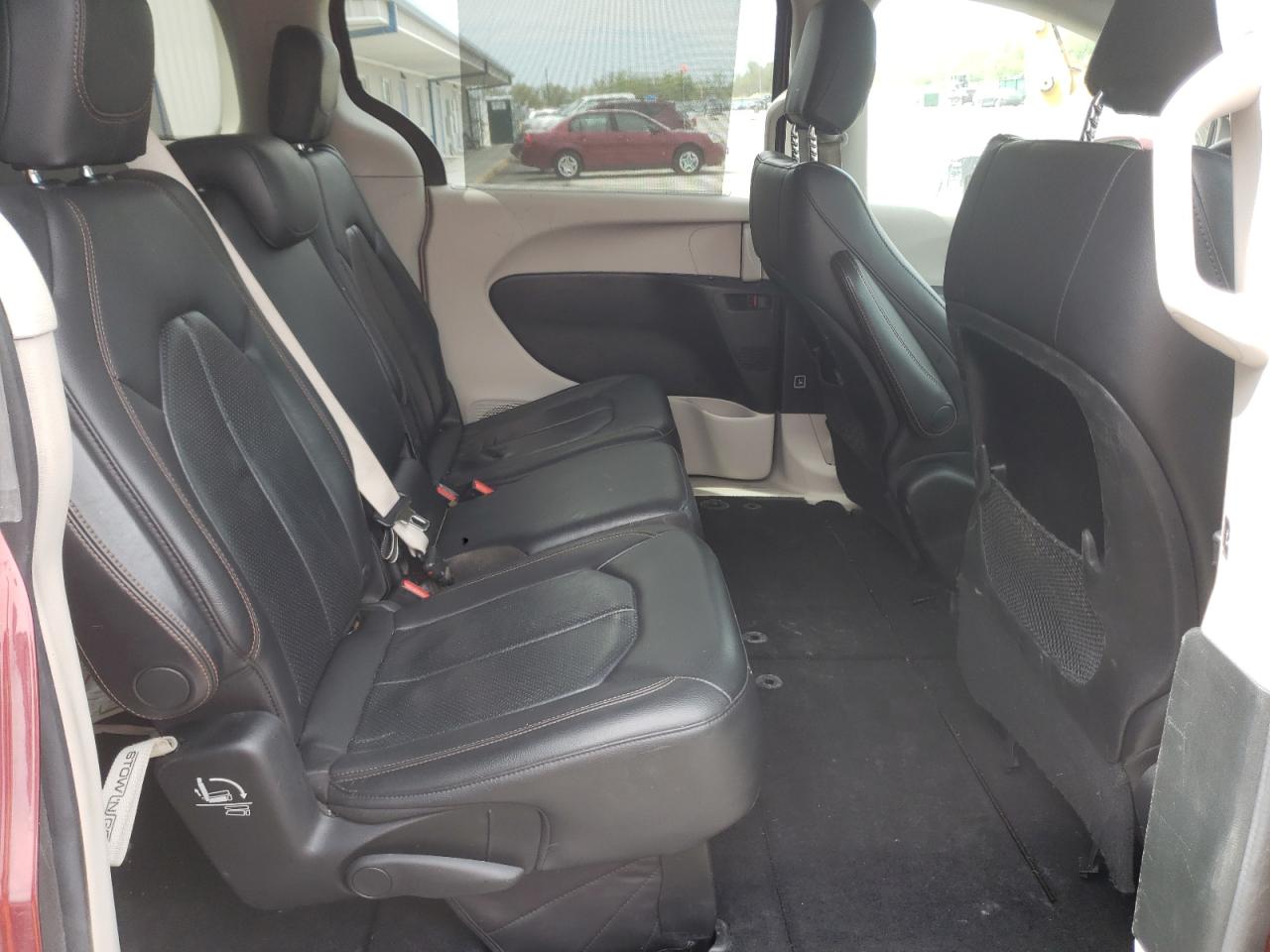 Photo 6 from auction – 2018 CHRYSLER PACIFICA T with VIN 2C4RC1BG3JR294967