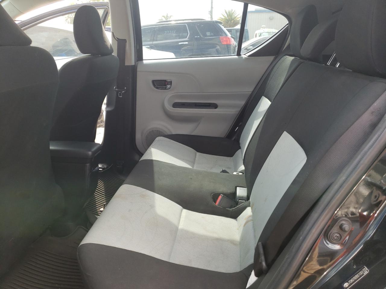 Photo 6 from auction – 2012 TOYOTA PRIUS C with VIN JTDKDTB30C1001332