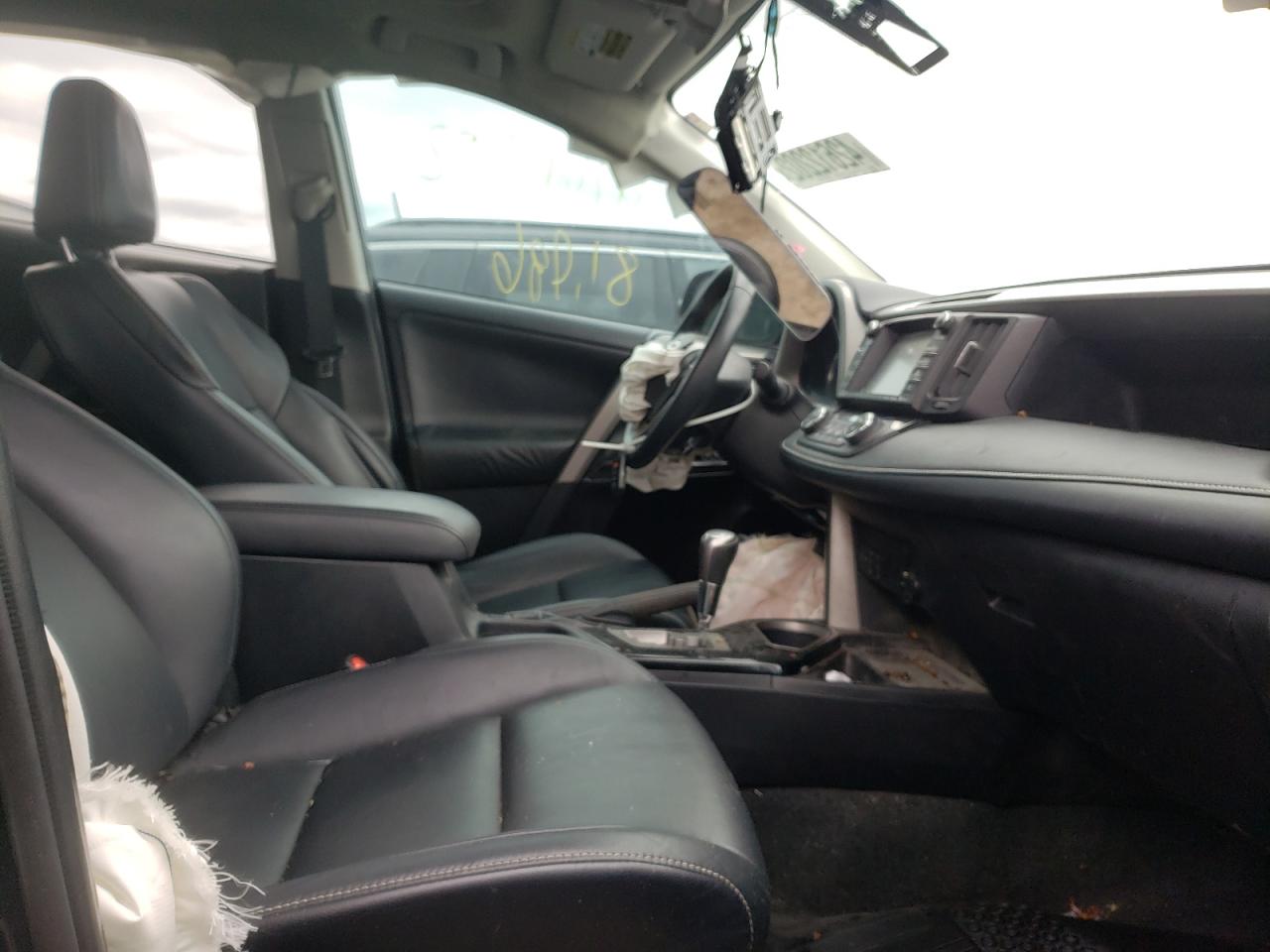Photo 5 from auction – 2016 TOYOTA RAV4 LIMIT with VIN 2T3DFREV0GW477221