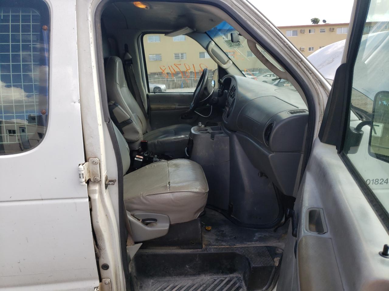 Photo 5 from auction – 2004 FORD ECONOLINE with VIN 1FTNE24W54HB36004