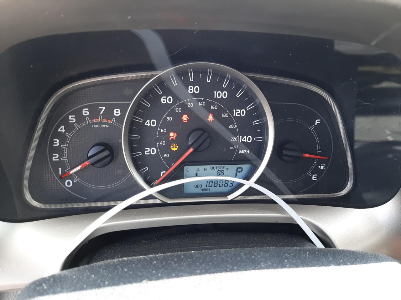Photo 8 from auction – 2015 TOYOTA RAV4 XLE with VIN JTMWFREV9FD063844