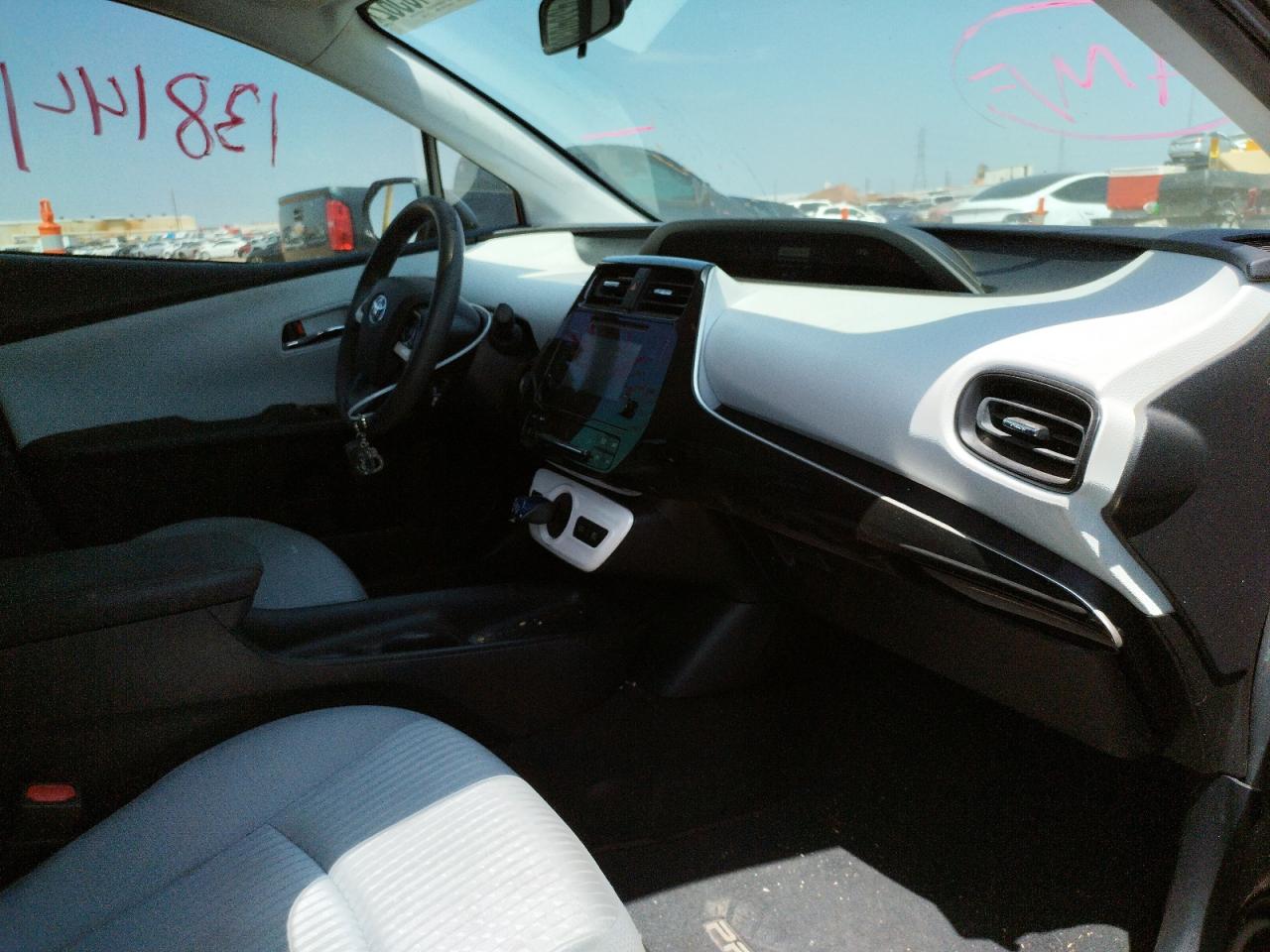 Photo 15 from auction – 2016 TOYOTA PRIUS with VIN JTDKBRFU6G3505986
