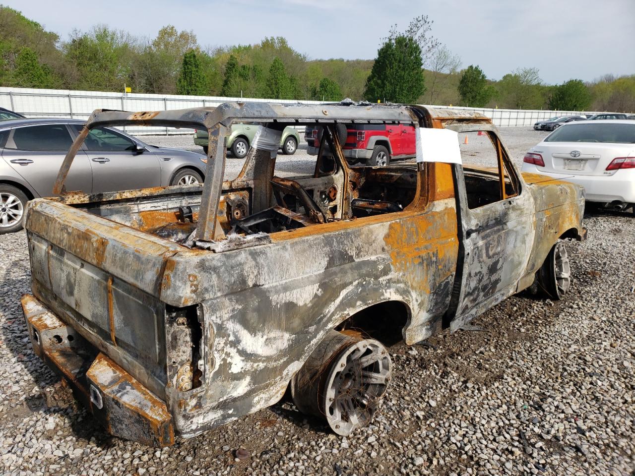 Photo 4 from auction – 1996 FORD BRONCO U10 with VIN 1FMEU15N9TLB40065
