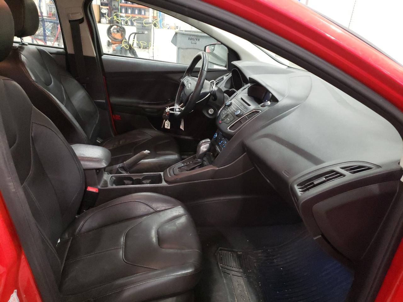 Photo 5 from auction – 2015 FORD FOCUS SE with VIN 1FADP3K24FL302689
