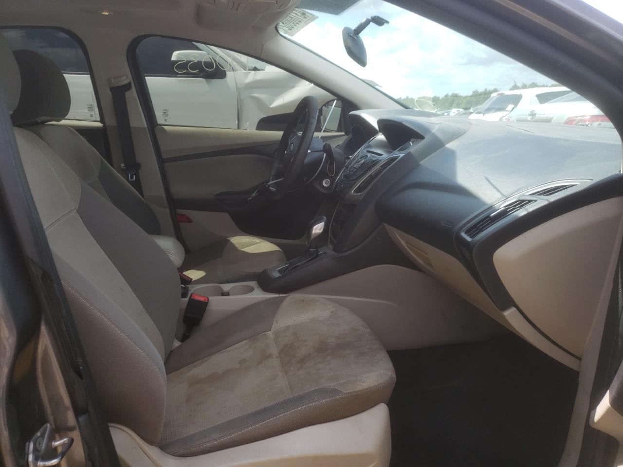 Photo 5 from auction – 2013 FORD FOCUS SE with VIN 1FADP3F26DL359953