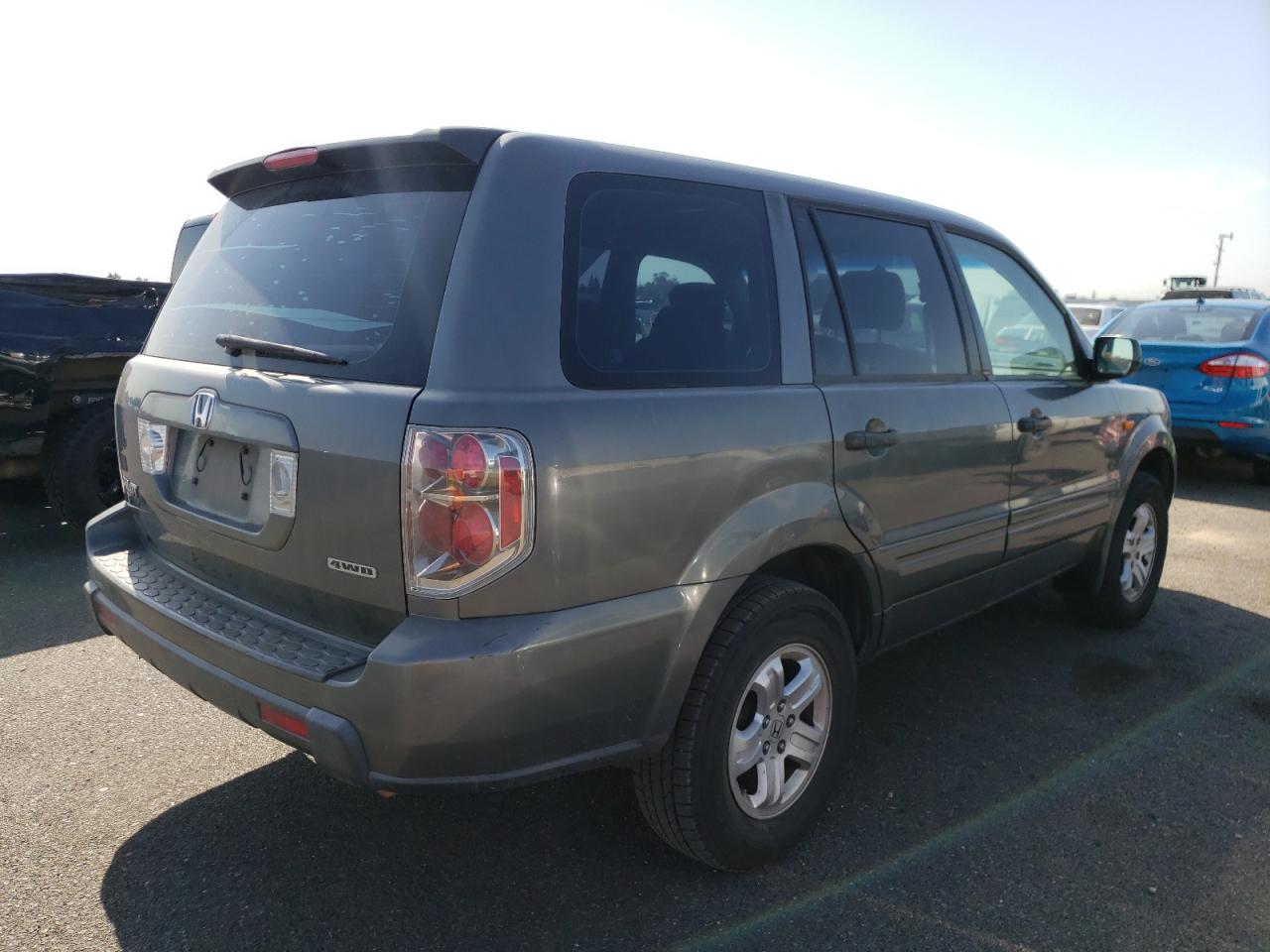 Photo 4 from auction – 2007 HONDA PILOT LX with VIN 5FNYF18197B018044