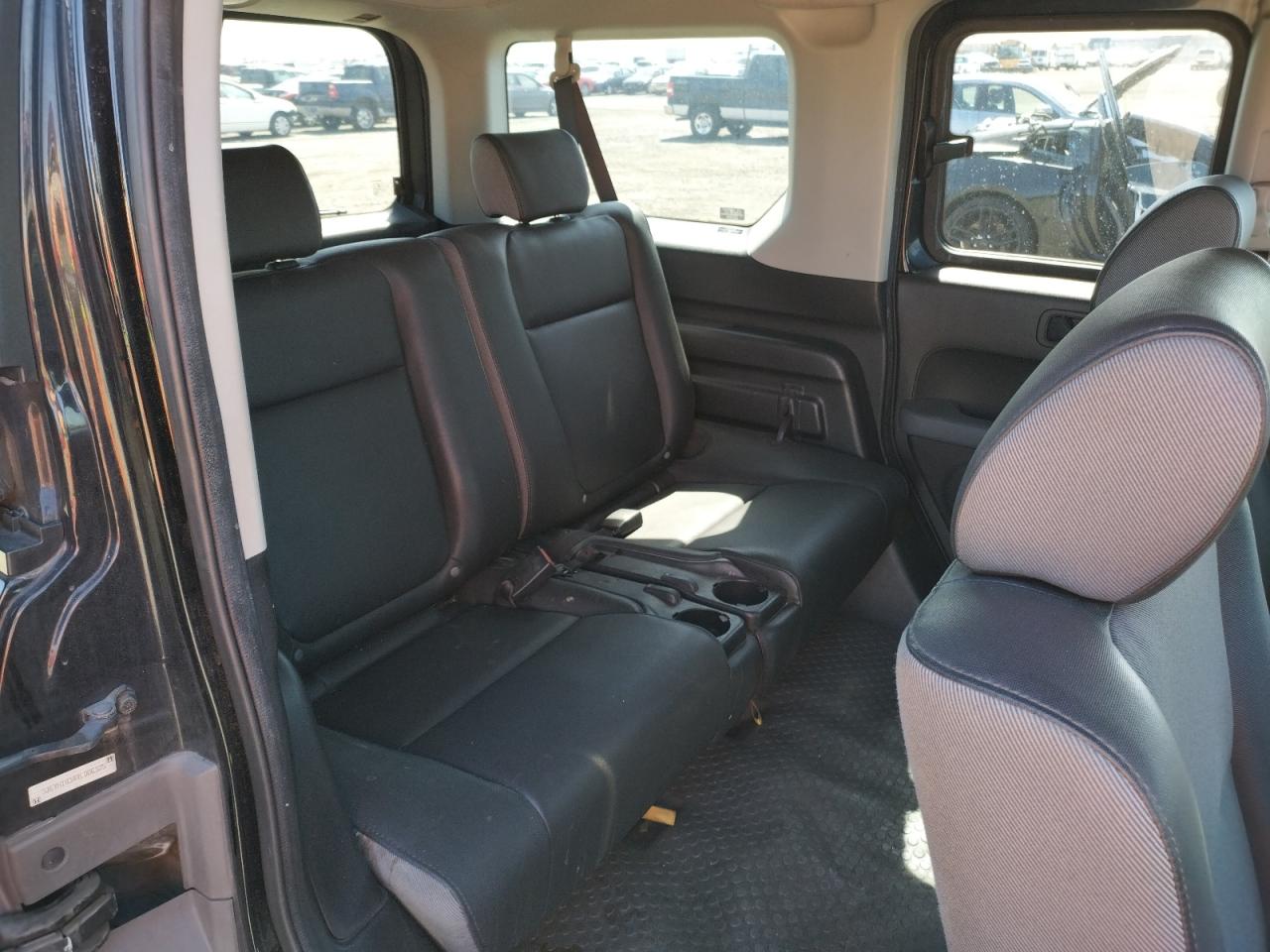 Photo 6 from auction – 2004 HONDA ELEMENT with VIN 5J6YH18344L006575