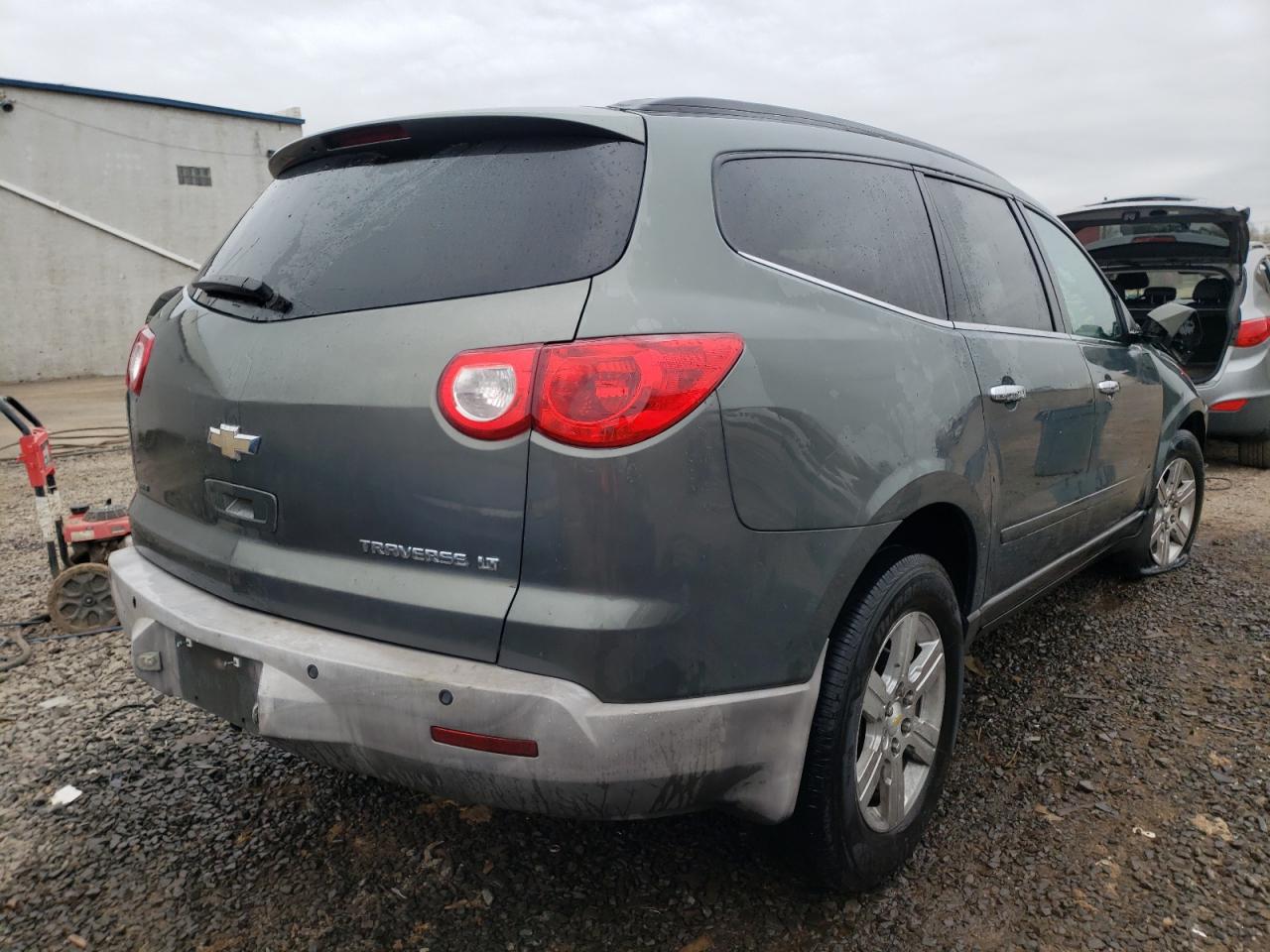 Photo 4 from auction – 2011 CHEVROLET TRAVERSE L with VIN 1GNKVGED2BJ254120