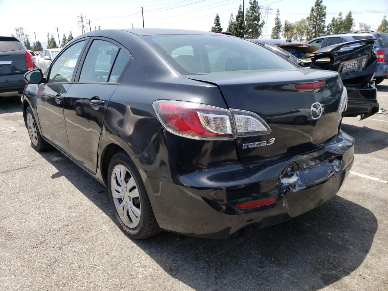 Photo 3 from auction – 2013 MAZDA 3 I with VIN JM1BL1UP3D1845891