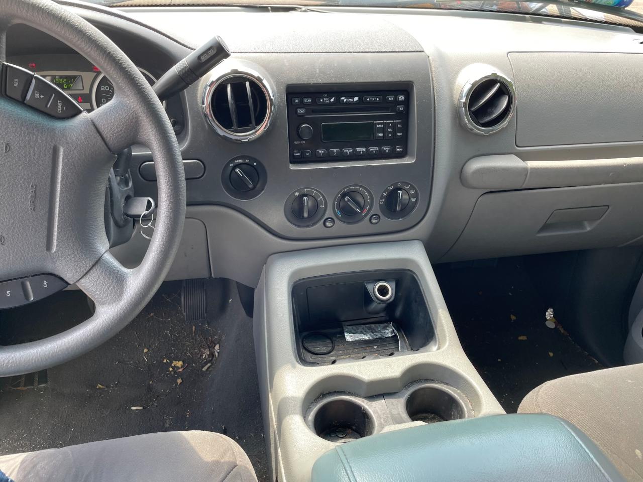 Photo 9 from auction – 2006 FORD EXPEDITION with VIN 1FMPU16506LA81497