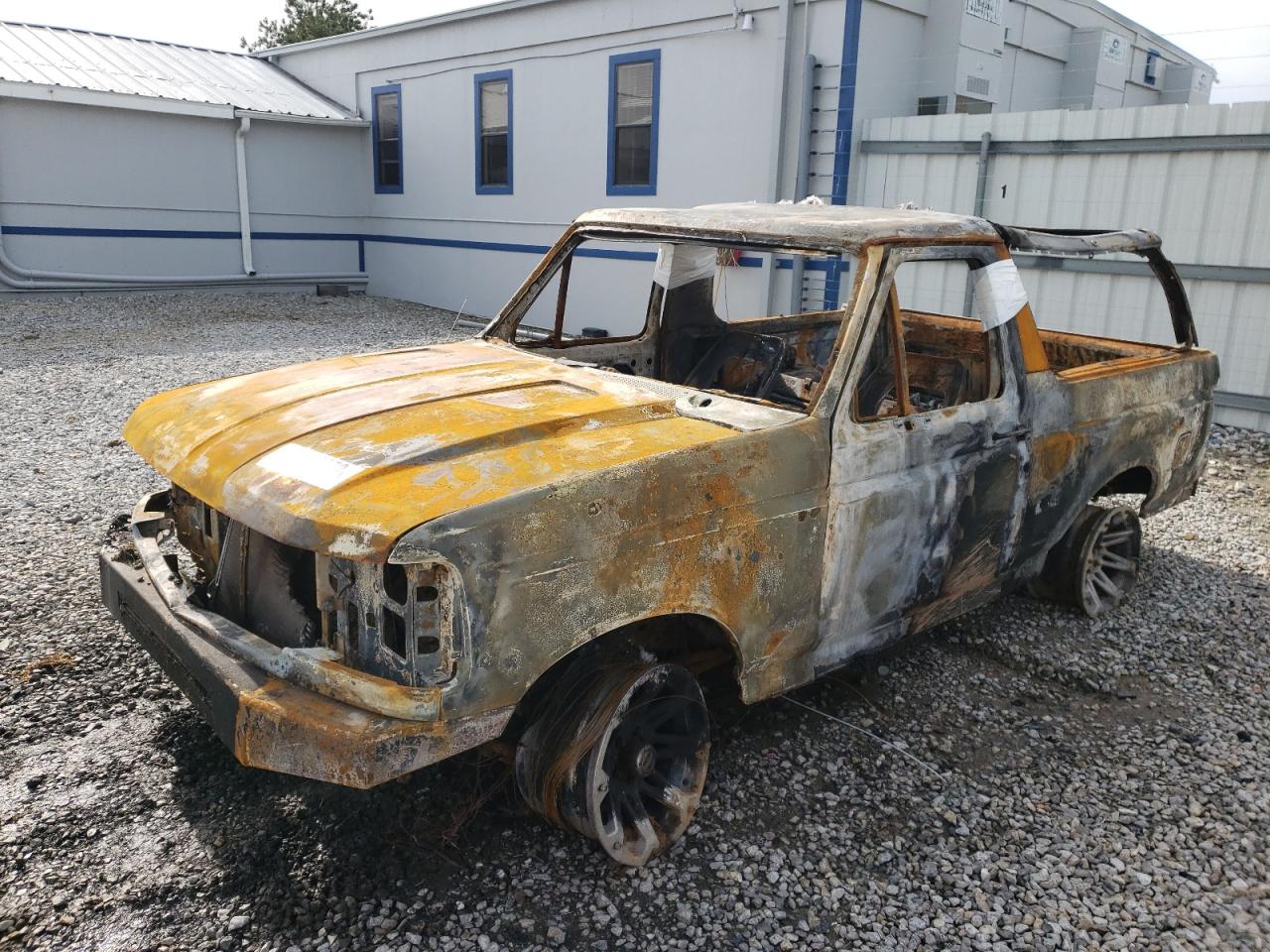 Photo 2 from auction – 1996 FORD BRONCO U10 with VIN 1FMEU15N9TLB40065