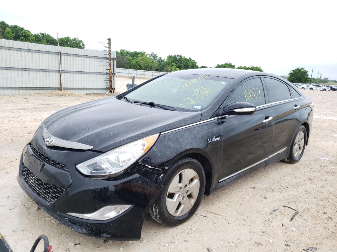 Photo 2 from auction – 2012 HYUNDAI SONATA HYB with VIN KMHEC4A4XCA034298