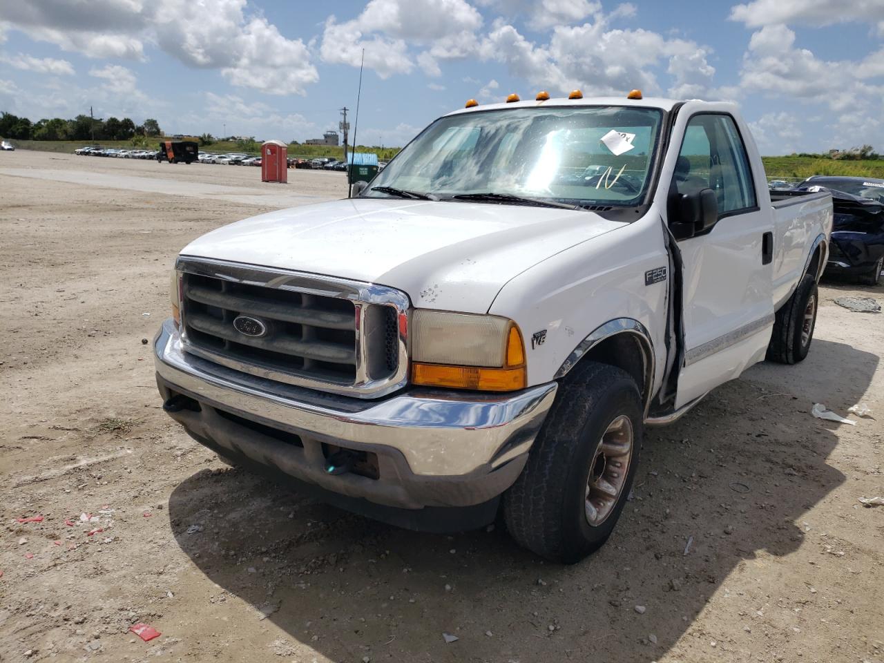 Photo 2 from auction – 2001 FORD F250 SUPER with VIN 1FTNX20L71EA85673