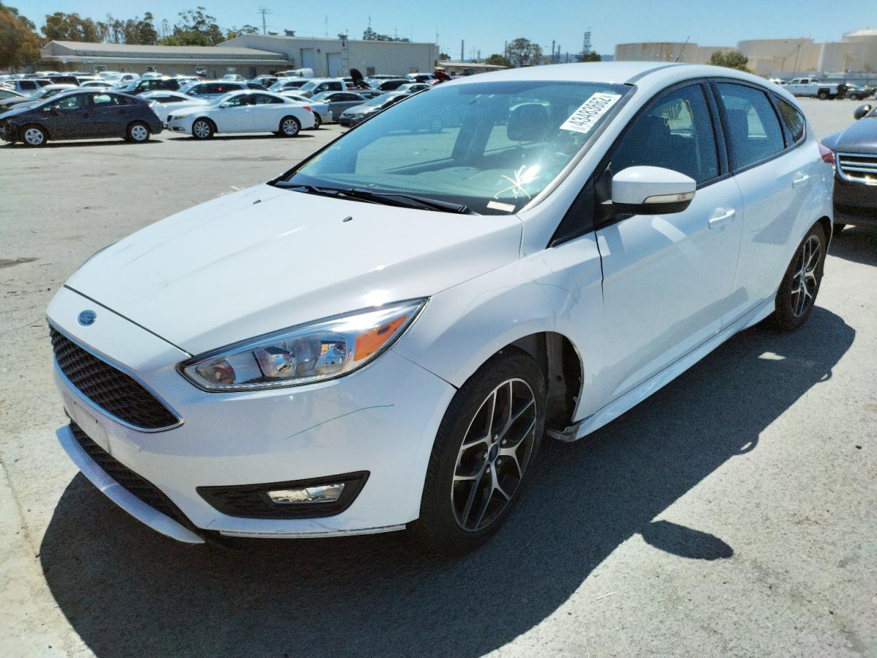 Фото 2 с аукциона – 2015 FORD FOCUS SE с VIN 1FADP3K2XFL341562