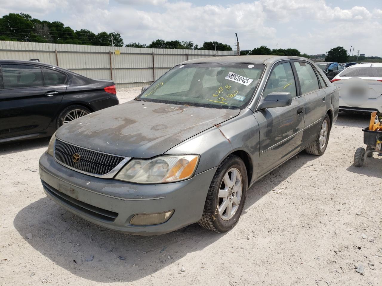 Photo 2 from auction – 2000 TOYOTA AVALON XL with VIN 4T1BF28B9YU093240