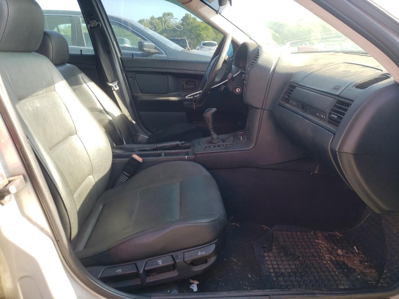 Photo 5 from auction – 1998 BMW 318 I with VIN WBACC9322WEE60360