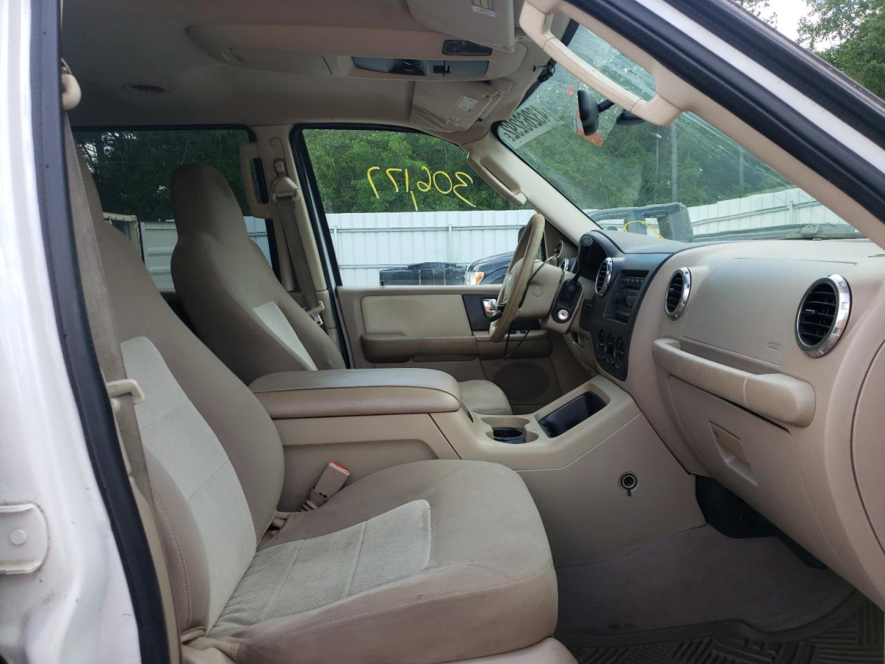 Photo 5 from auction – 2004 FORD EXPEDITION with VIN 1FMRU15W64LB01767