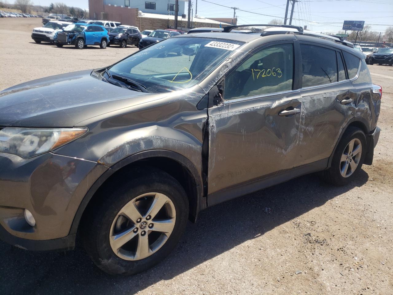 Photo 9 from auction – 2015 TOYOTA RAV4 XLE with VIN JTMRFREV1FD141756