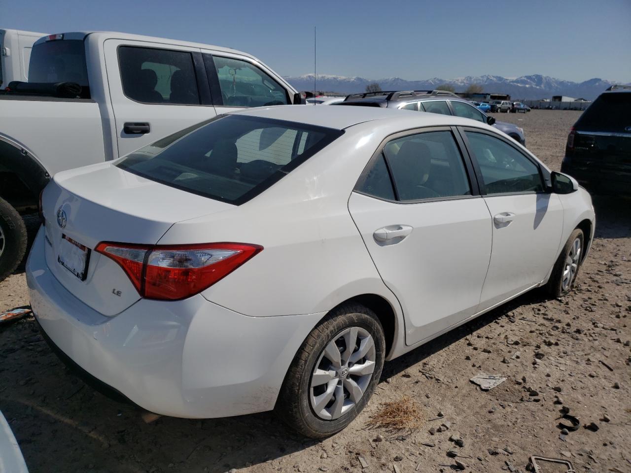 Photo 4 from auction – 2015 TOYOTA COROLLA L with VIN 5YFBURHE1FP253988