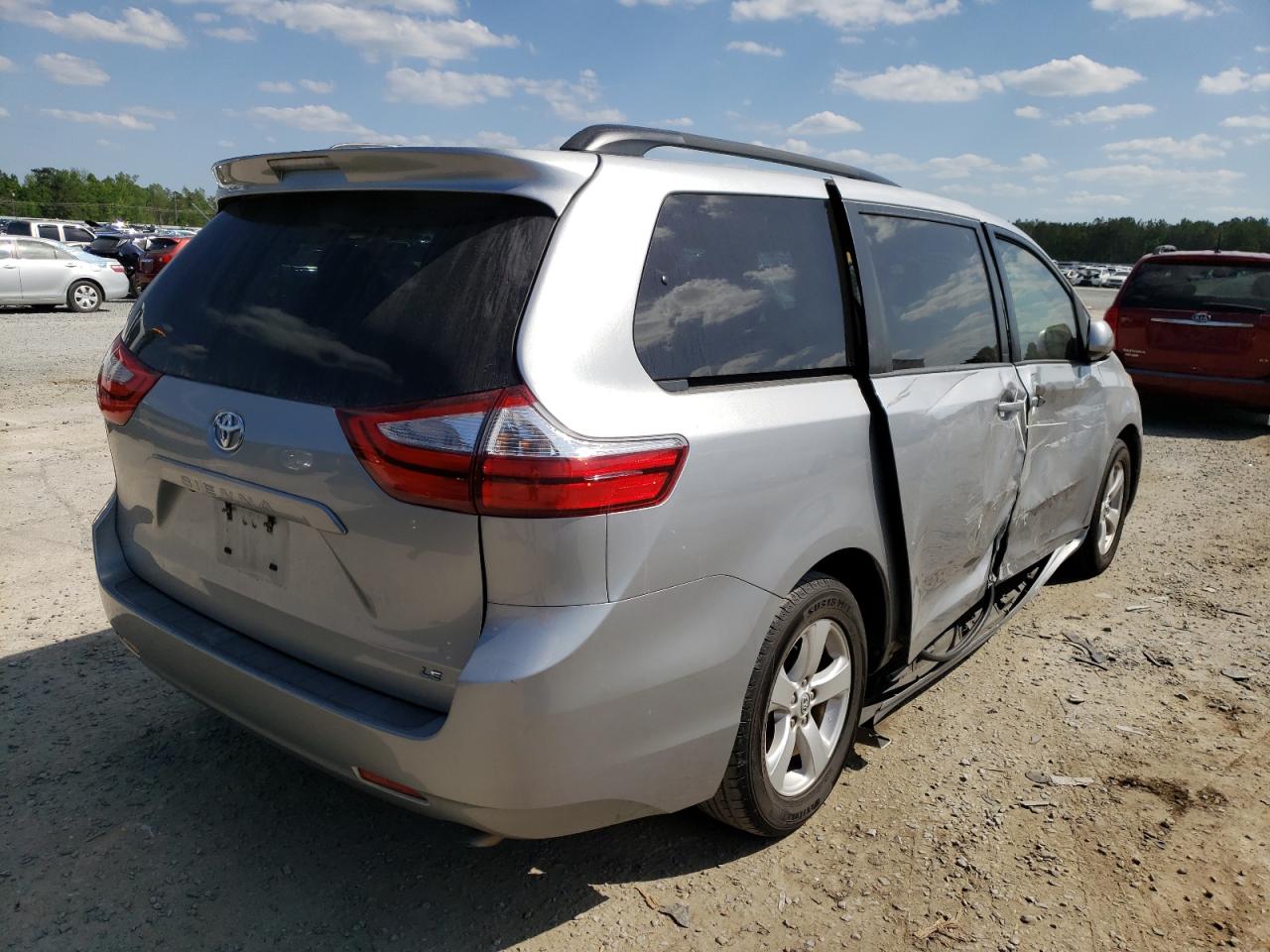 Photo 4 from auction – 2015 TOYOTA SIENNA LE with VIN 5TDKK3DC5FS564953