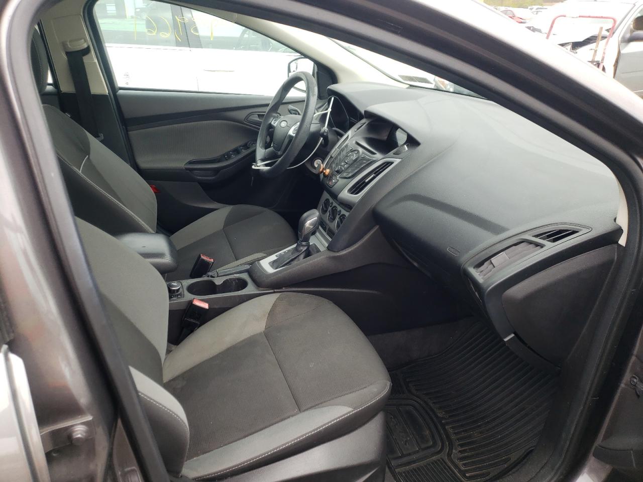 Photo 5 from auction – 2012 FORD FOCUS SE with VIN 1FAHP3K2XCL260137