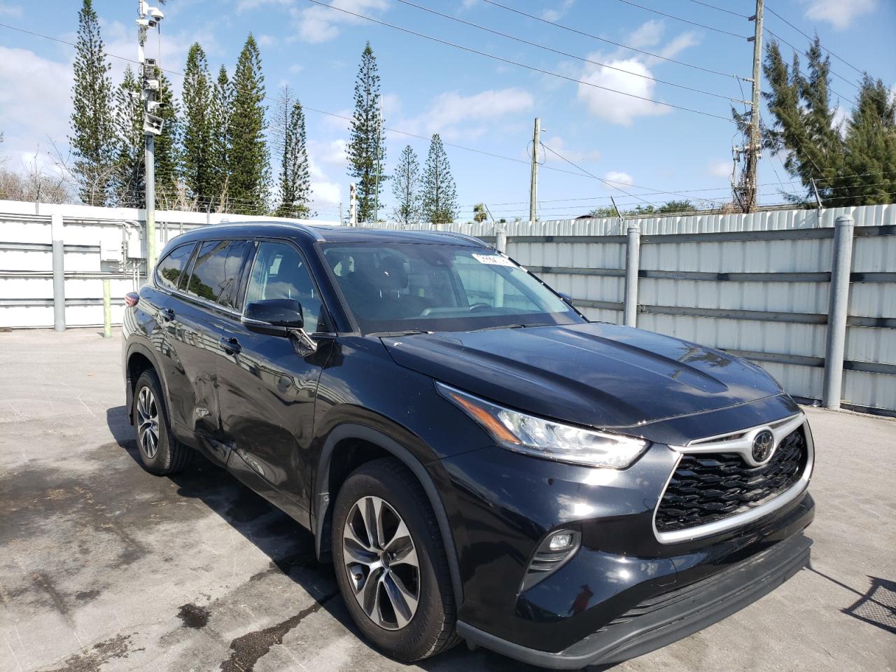 TOYOTA HIGHLANDER 2020 with VIN 5TDGZRBH6LS508180 - Photo from auction