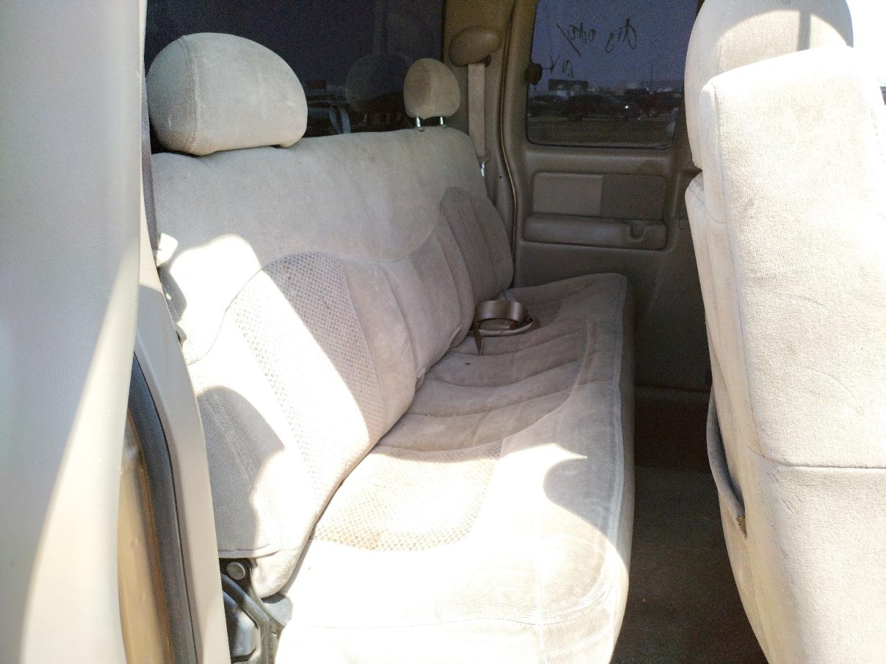 Photo 6 from auction – 2001 CHEVROLET SILVERADO with VIN 2GCEC19TX11178021