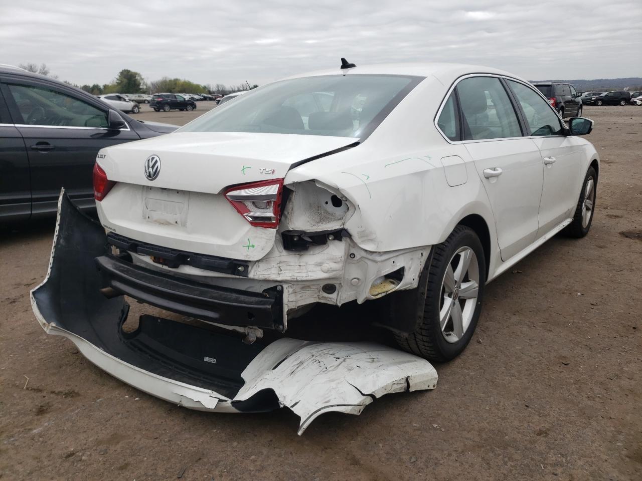 Photo 4 from auction – 2015 VOLKSWAGEN PASSAT S with VIN 1VWAT7A31FC083679