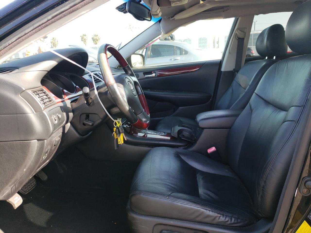 Photo 5 from auction – 2004 LEXUS ES 330 with VIN JTHBA30GX45007985