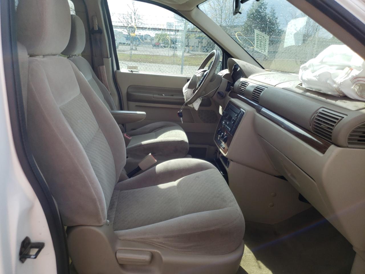 Photo 5 from auction – 2005 FORD FREESTAR S with VIN 2FMZA52295BA92713