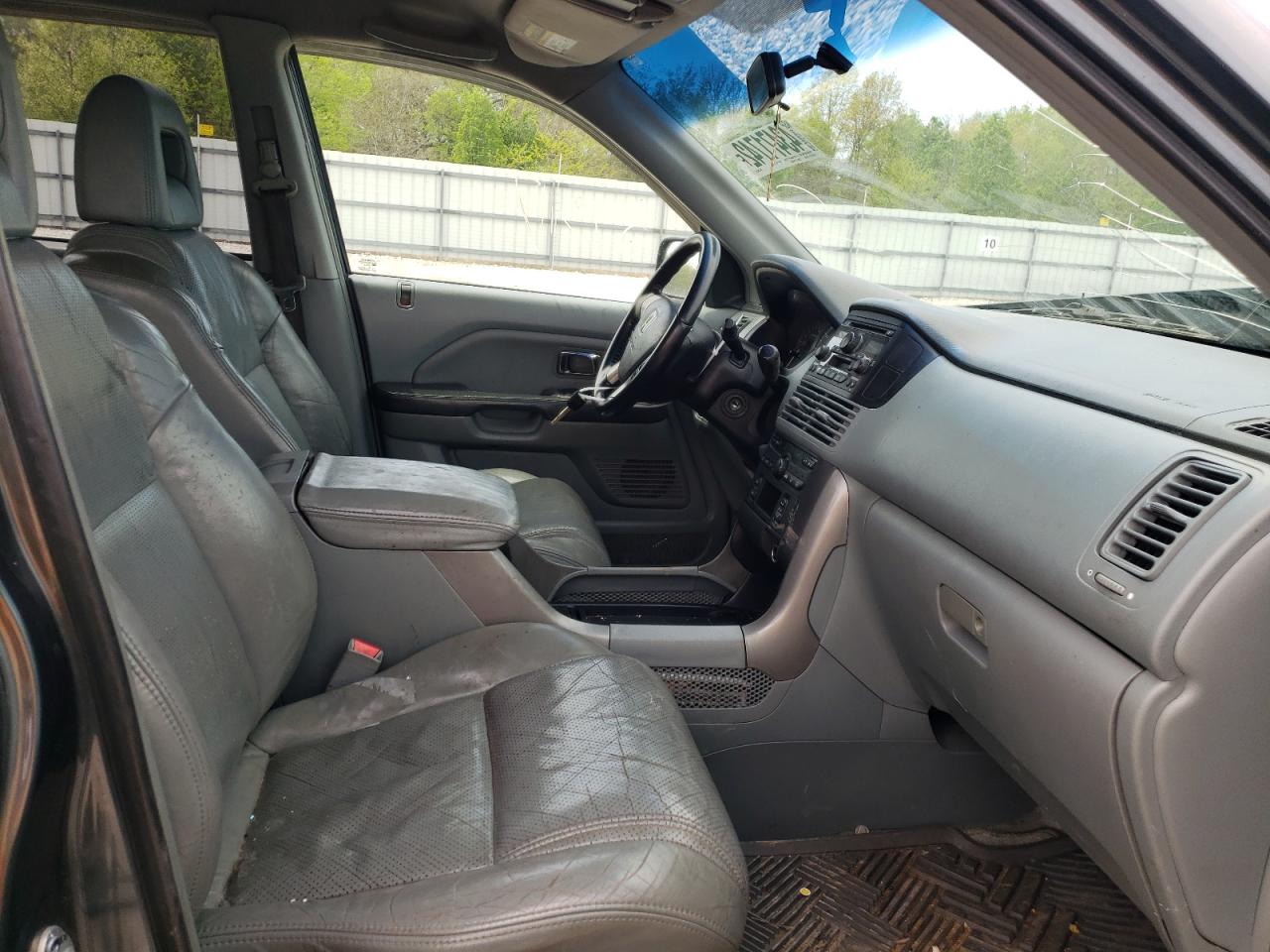 Photo 5 from auction – 2004 HONDA PILOT EXL with VIN 5FNYF18584B005378