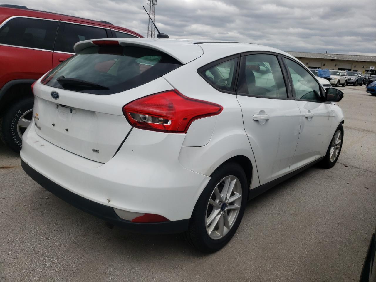 Photo 4 from auction – 2017 FORD FOCUS SE with VIN 1FADP3K27HL313303