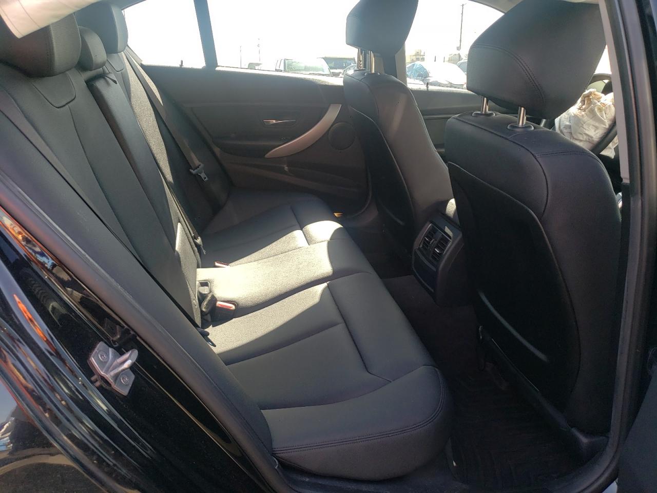 Photo 6 from auction – 2017 BMW 320 XI with VIN WBA8A3C39HK692246