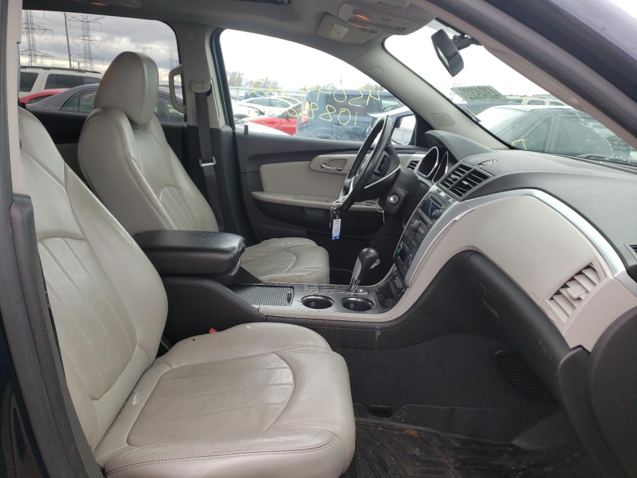 Photo 5 from auction – 2011 CHEVROLET TRAVERSE L with VIN 1GNKRLED6BJ203832