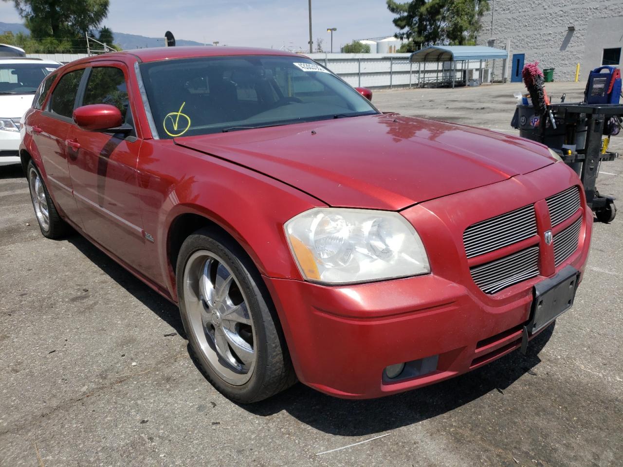 Photo 1 from auction – 2005 DODGE MAGNUM SXT with VIN 2D4FV48V35H681411