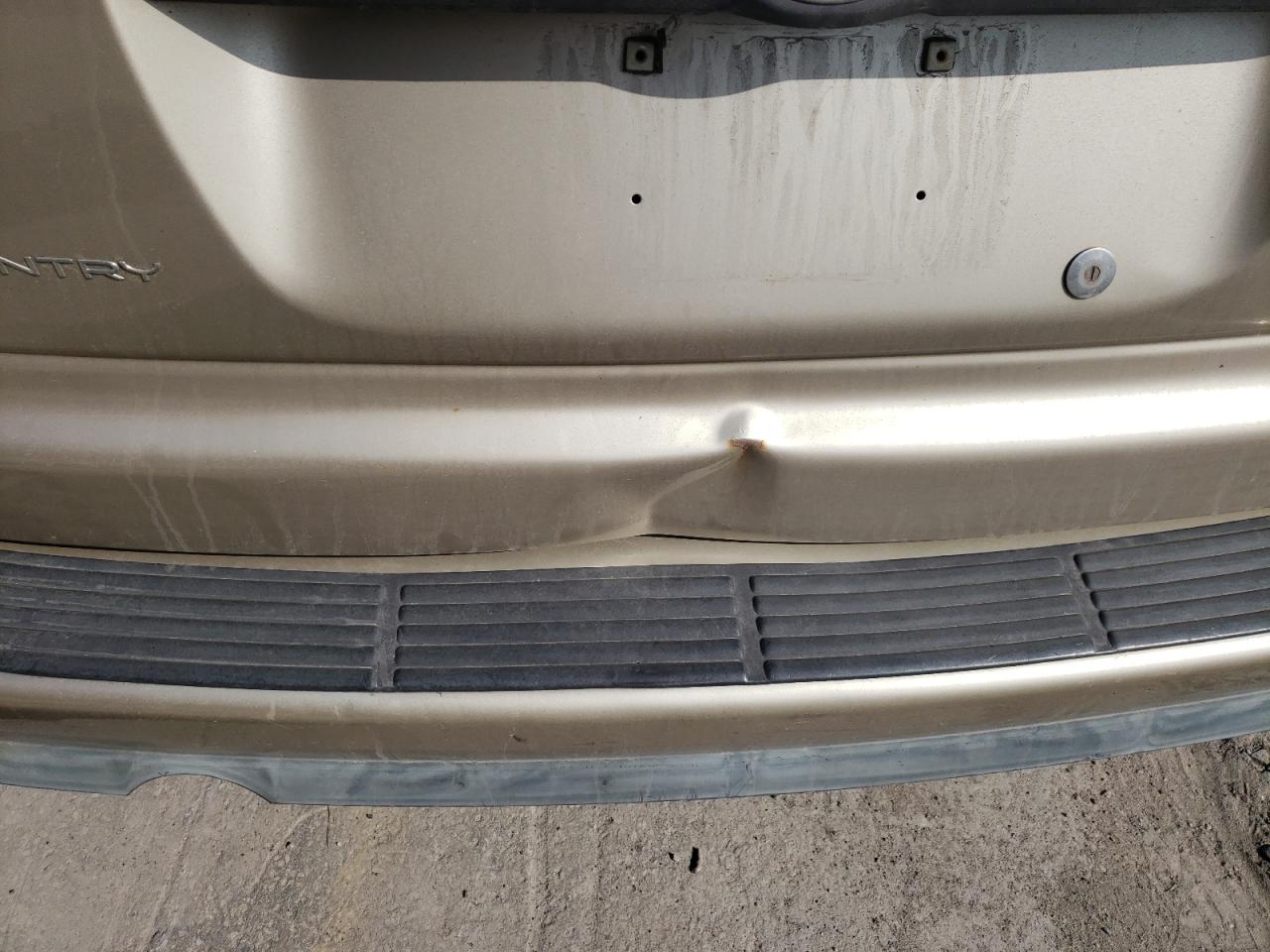 Photo 9 from auction – 2005 CHRYSLER TOWN & COU with VIN 2C4GP44R75R217987