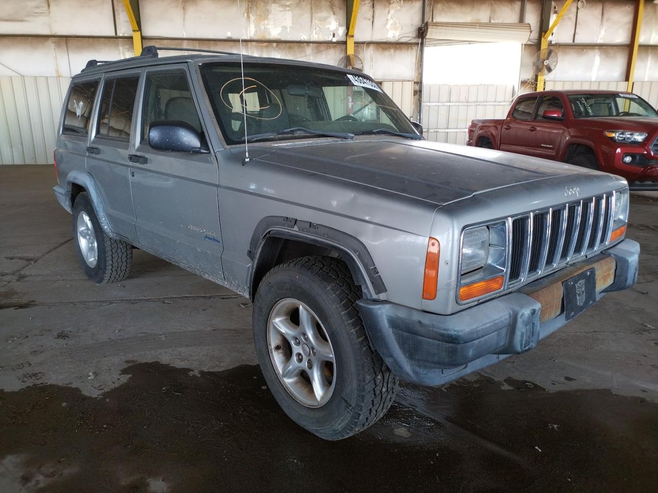JEEP CHEROKEE S 2000 with VIN 1J4FT48S2YL213552 - Photo from auction