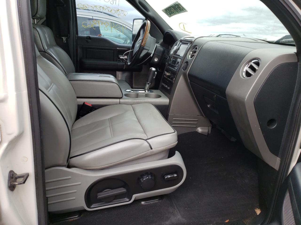 Photo 5 from auction – 2008 LINCOLN MARK LT with VIN 5LTPW18528FJ06684