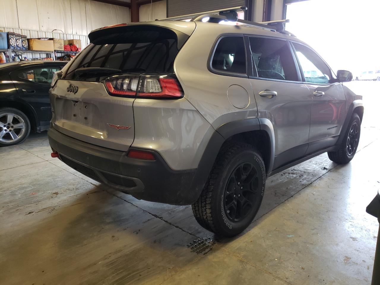 Photo 4 from auction – 2019 JEEP CHEROKEE T with VIN 1C4PJMBX9KD337629