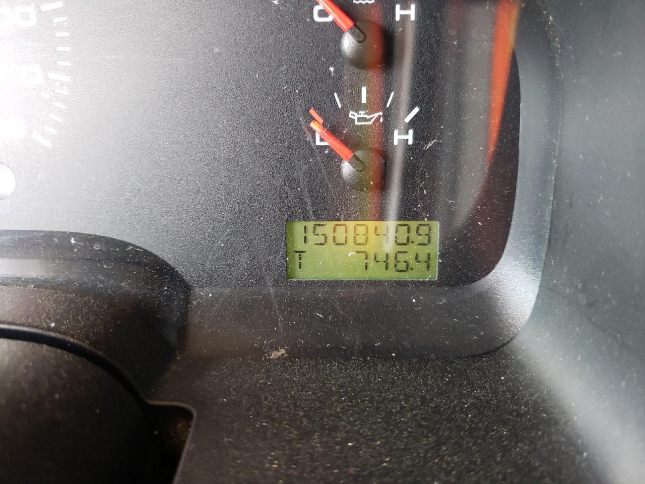 Photo 8 from auction – 2005 FORD F150 with VIN 1FTRF122X5NB01468