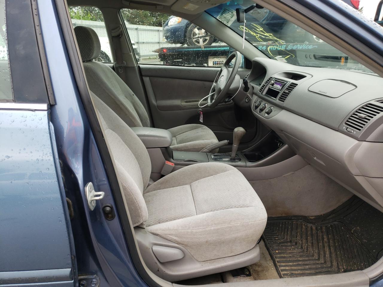 Photo 15 from auction – 2003 TOYOTA CAMRY LE with VIN 4T1BF32KX3U549270