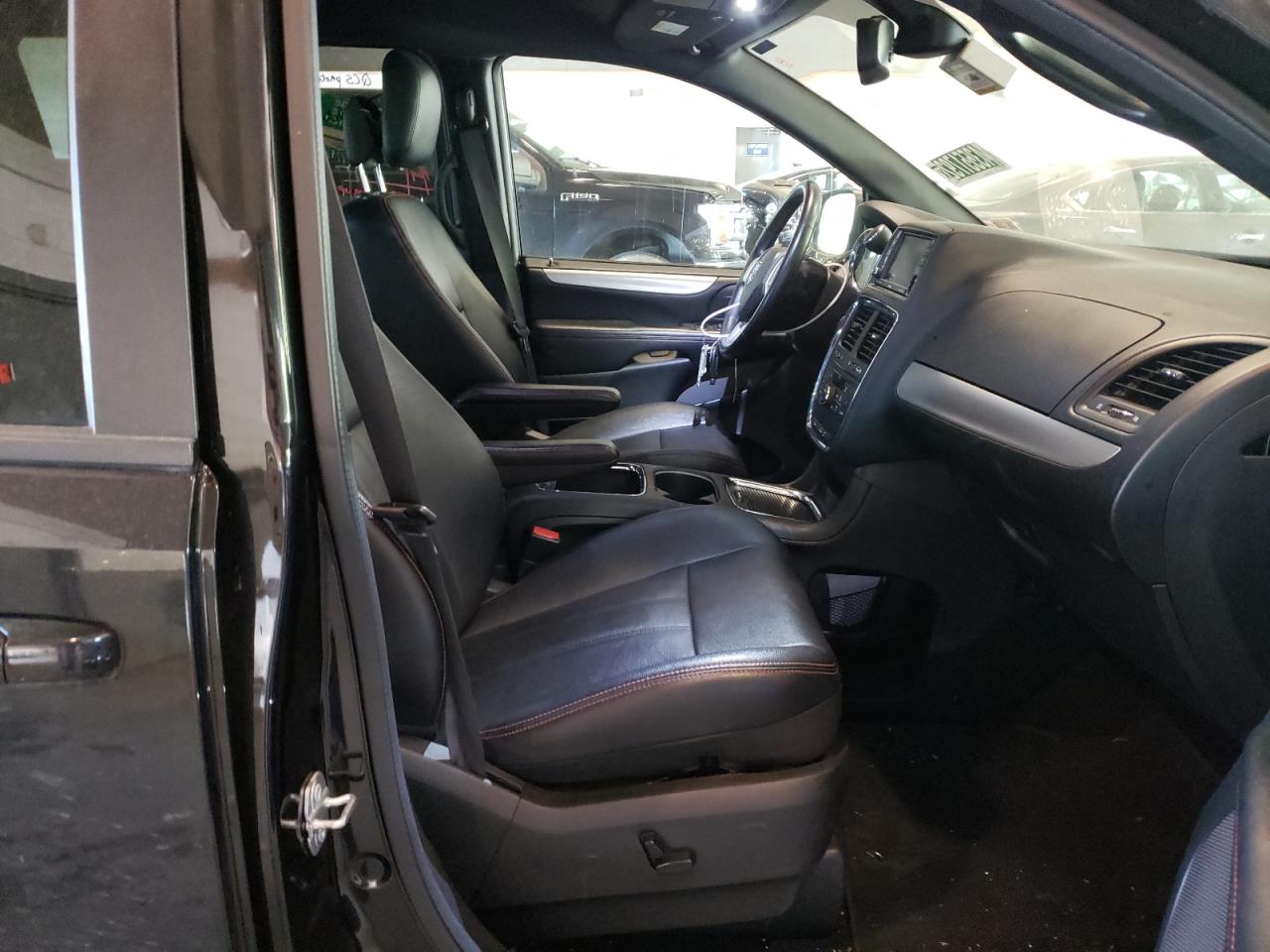 Photo 5 from auction – 2019 DODGE GRAND CARA with VIN 2C4RDGEG3KR636981