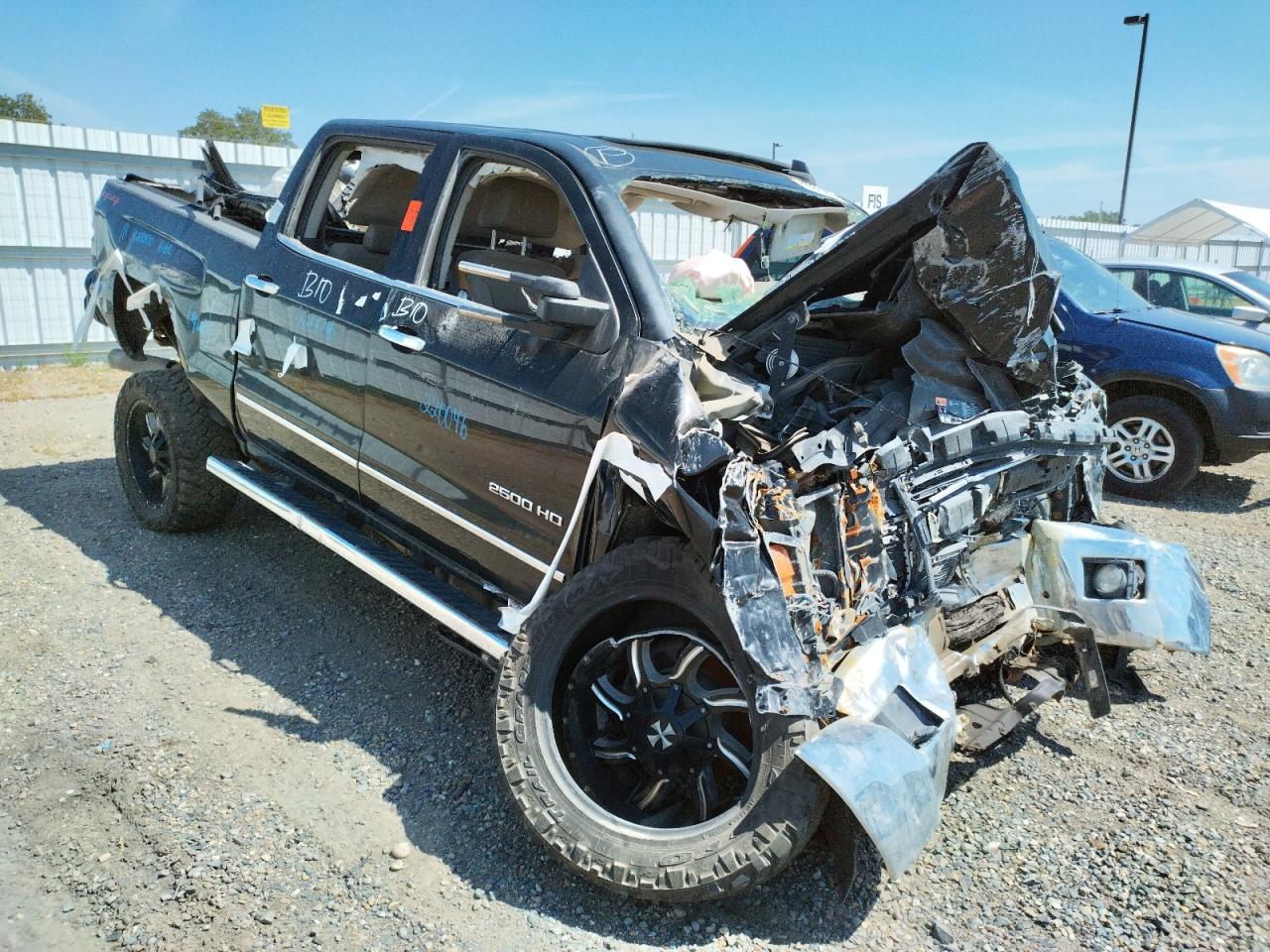 Photo 9 from auction – 2018 CHEVROLET SILVERADO with VIN 1GC1KWEY1JF106827