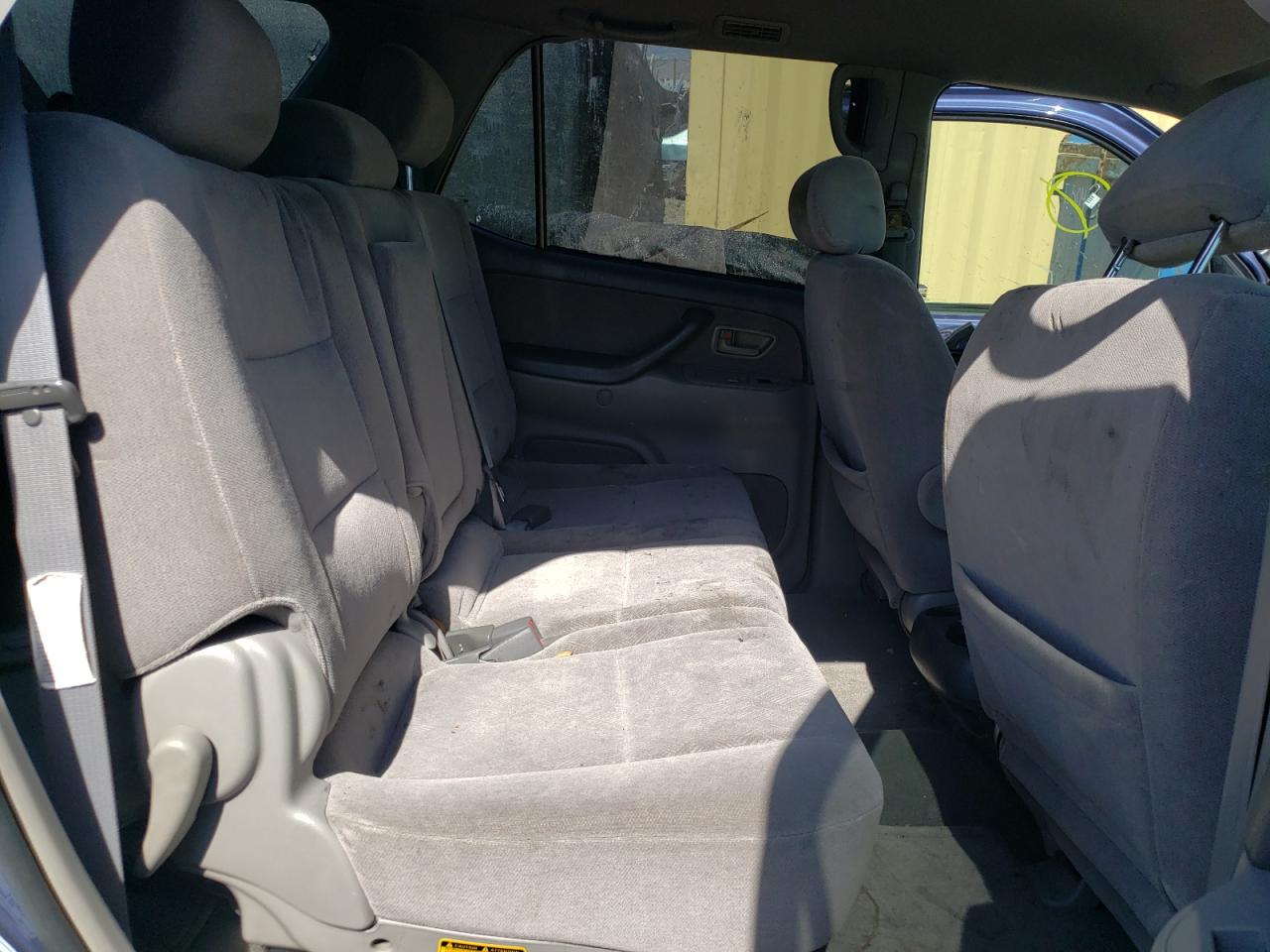 Photo 6 from auction – 2003 TOYOTA SEQOUIA with VIN 5TDBT44A83S183966