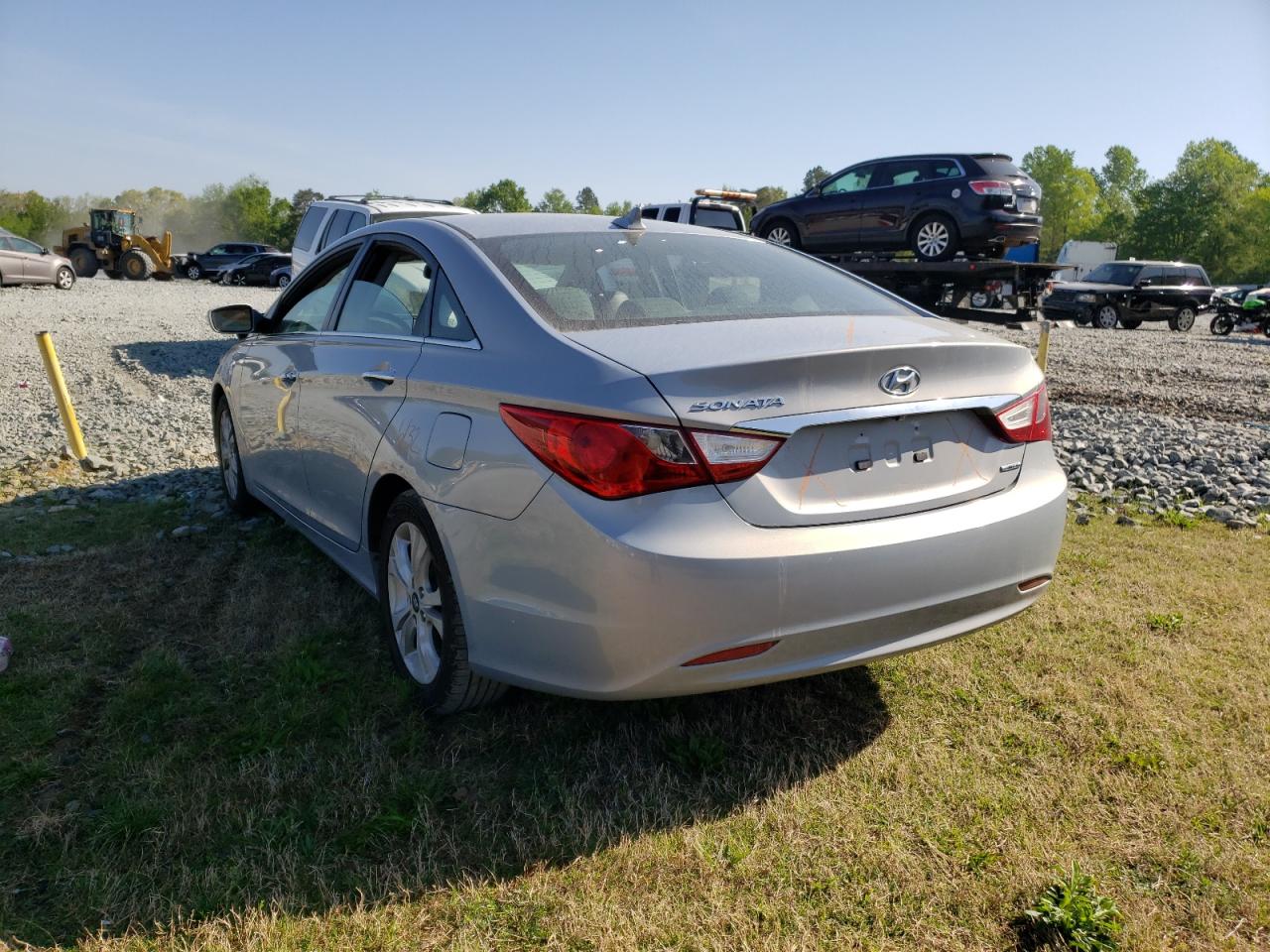 Photo 3 from auction – 2011 HYUNDAI SONATA SE with VIN 5NPEC4AC5BH136255