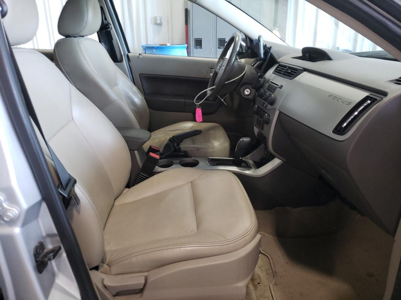 Photo 5 from auction – 2011 FORD FOCUS SEL with VIN 1FAHP3HN2BW183763