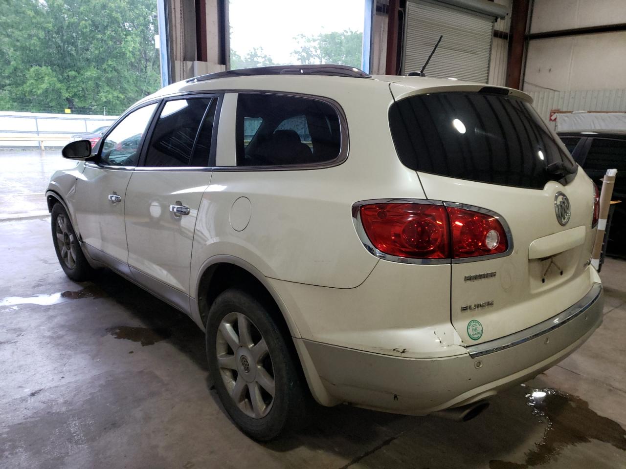 Photo 3 from auction – 2008 BUICK ENCLAVE CX with VIN 5GAER23788J229761